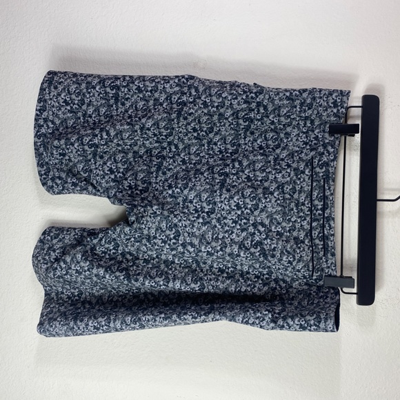 Lululemon mens floral shorts - Picture 3 of 3